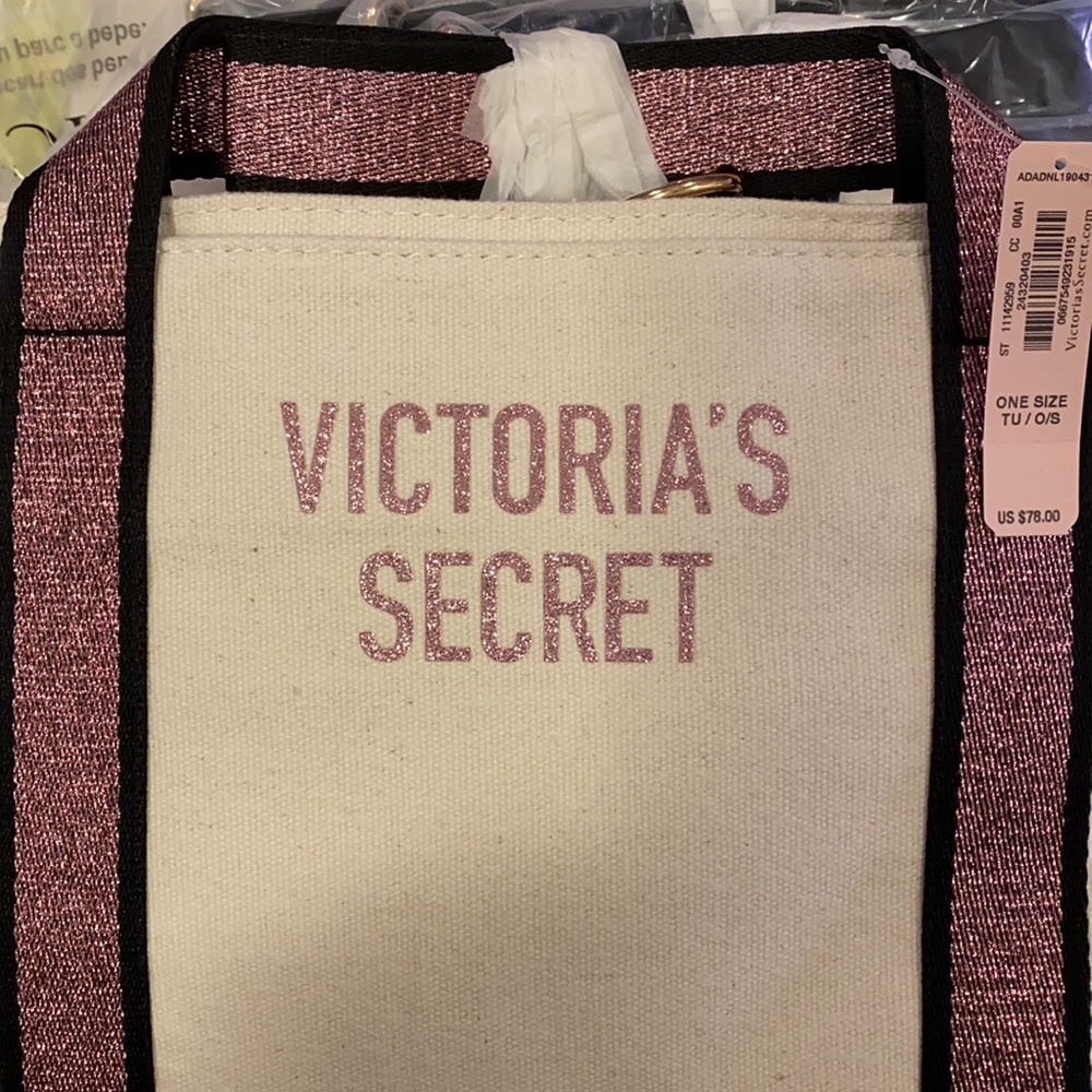VICTORIA’S SECRET 🚨bnwt🚨weekender tote